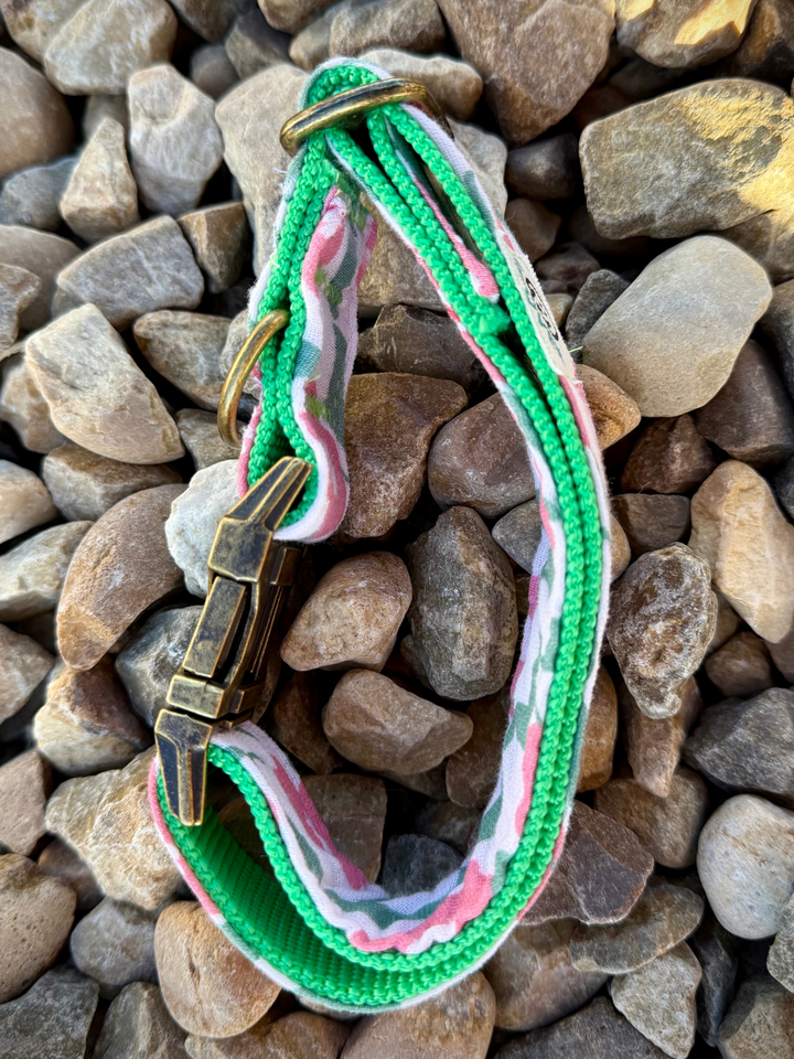 Collar para Perro “Campo de Rosas” – Paseos con Dulzura y Estilo Floral