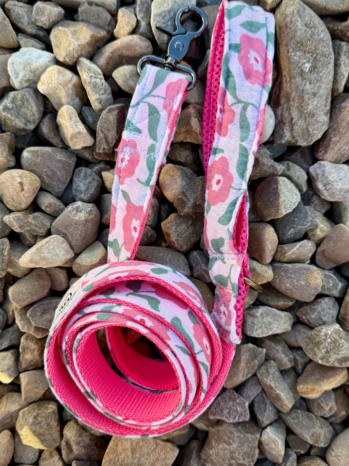 Correa para Perro “Campo de Rosas” – Paseos con Estilo Floral