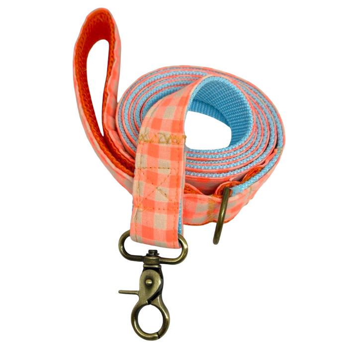 Correa para Perros Vichy Neón Coral Pop 🌺 (150 cm) – Hecha a Mano y Diseñada por Veterinarios