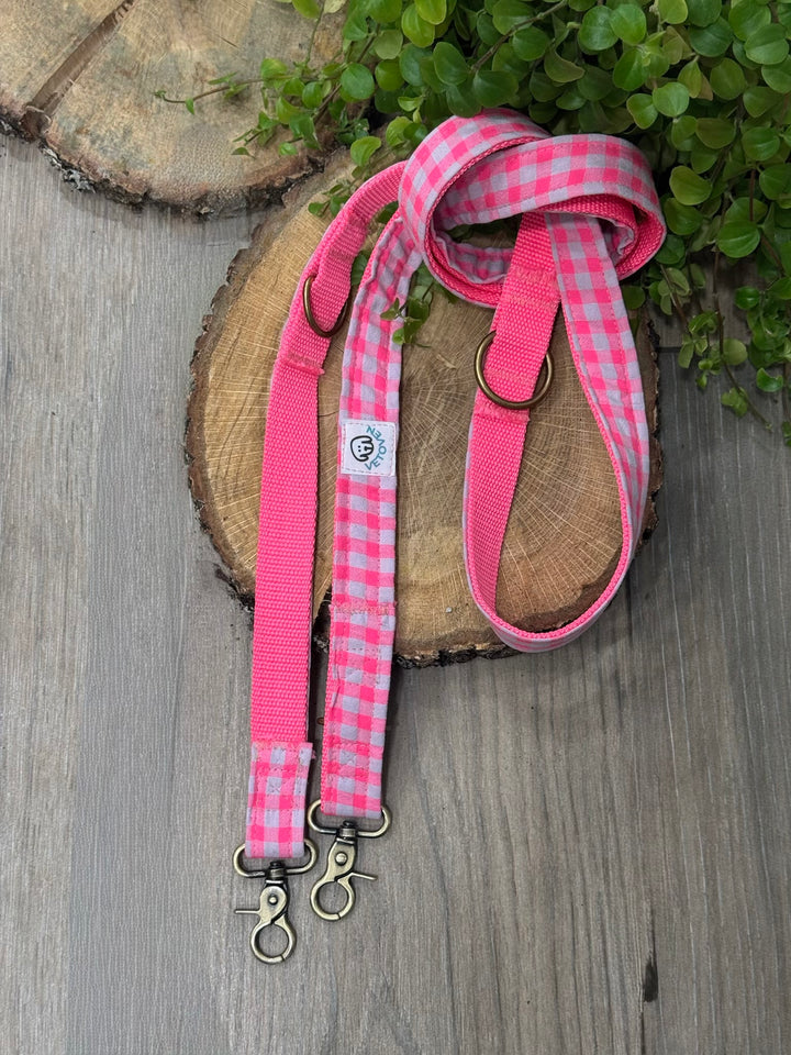 Correa Multiposición para Perros Vichy Neón Pink – Paseos Manos Libres, Ajustable y de Alta Resistencia