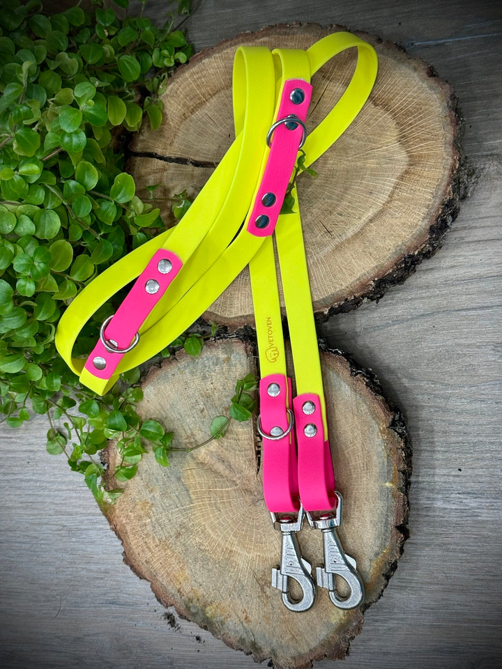 Correa Multiposición para Perro Playa Fucsia – Impermeable, Ajustable y con Doble Mosquetón de Seguridad