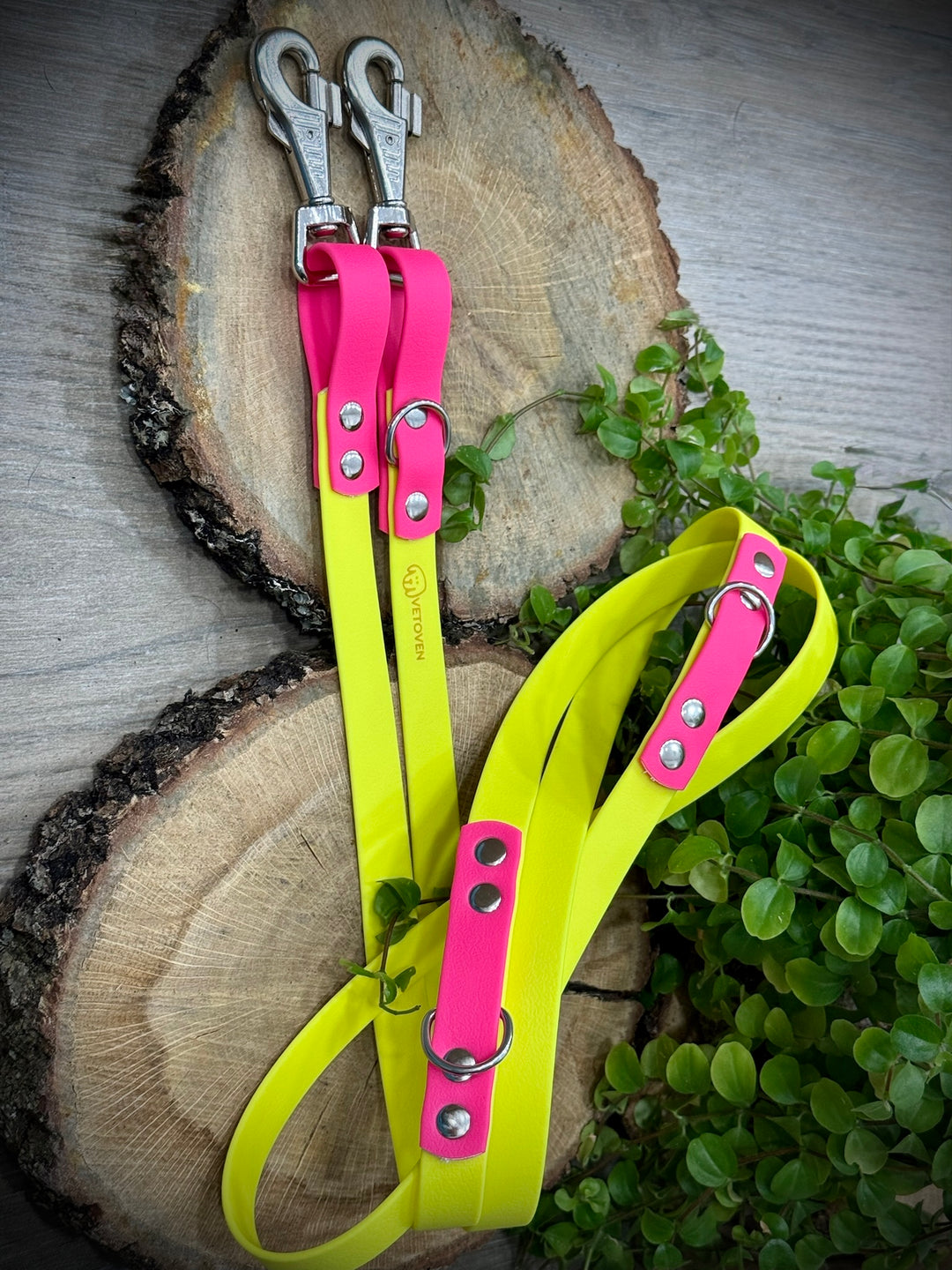 Correa Multiposición para Perro Playa Fucsia – Impermeable, Ajustable y con Doble Mosquetón de Seguridad