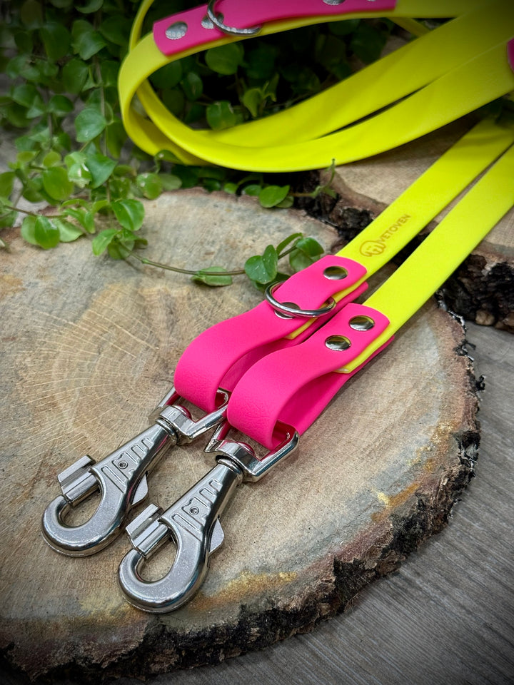 Correa Multiposición para Perro Playa Fucsia – Impermeable, Ajustable y con Doble Mosquetón de Seguridad