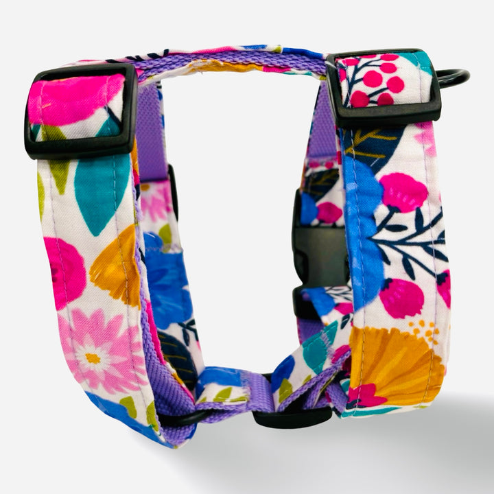 Arnés artesanal para perro Amapola Pop de la colección Flores Silvestres visto de lado