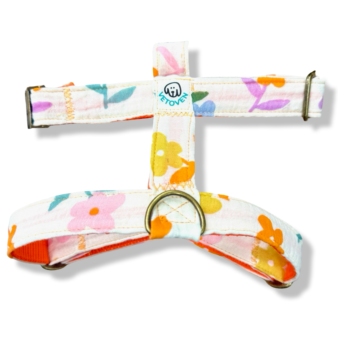 Arnés para Perros Azucena Naranja 🟧  – Diseño en H | Hecho a Mano y Diseñado por Veterinarios · Colección Jardín de Verano