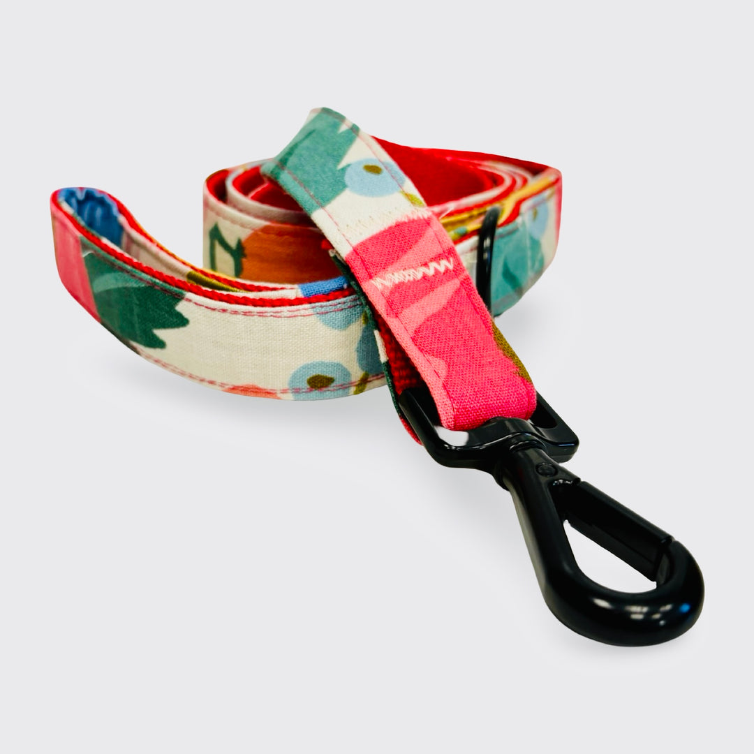 Correa de paseo para perro con estampado de bayas rojas de la colección Flores Silvestres.