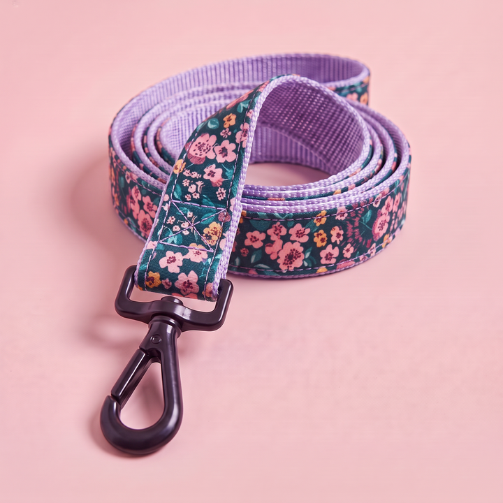 Correa para Perro Artesanal Flor de Jacinto – detalle del mosquetón