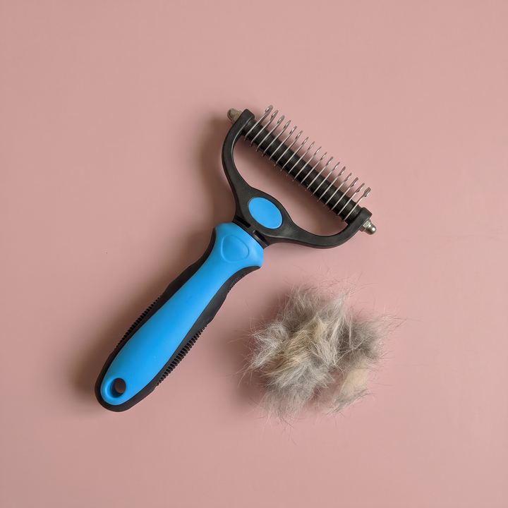 Deslanador para perros de pelo largo con pelo retirado