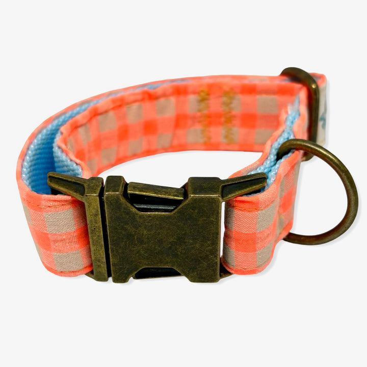 Collar para Perros Vichy Neón Coral Pop 🌺 – Hecho a Mano y Diseñado por Veterinarios