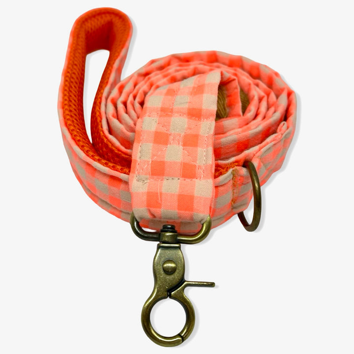 Correa para Perros Vichy Neón Coral Pop 🌺 (150 cm) – Hecha a Mano y Diseñada por Veterinarios